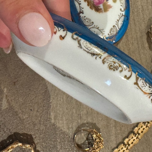 Limoges France oval vintage trinket box - Picture 10 of 10